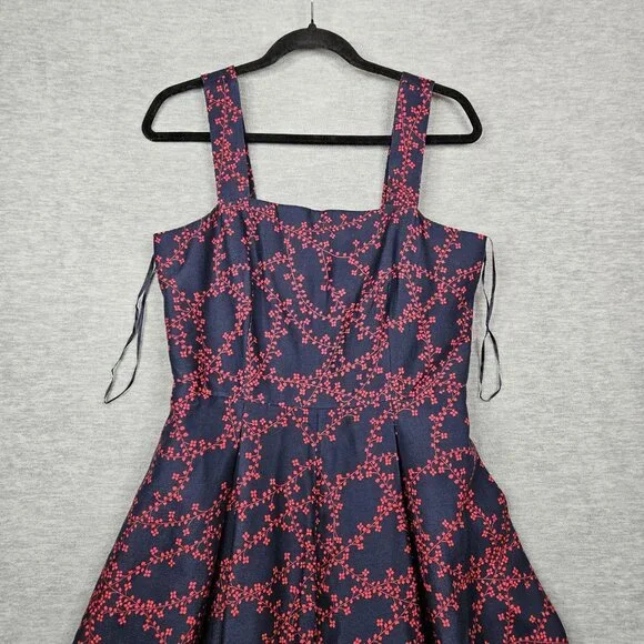 Draper James Clover Vines Nassau Navy Multi color printed Dress Size 8 - Picture 3 of 14